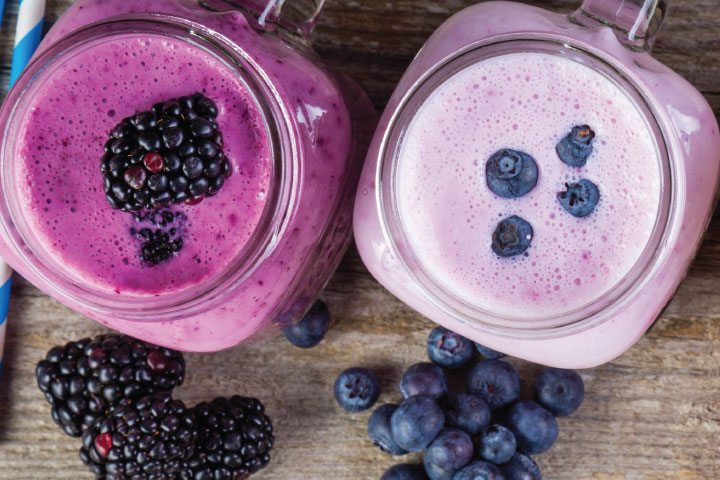 berry smoothie with fresh fruit