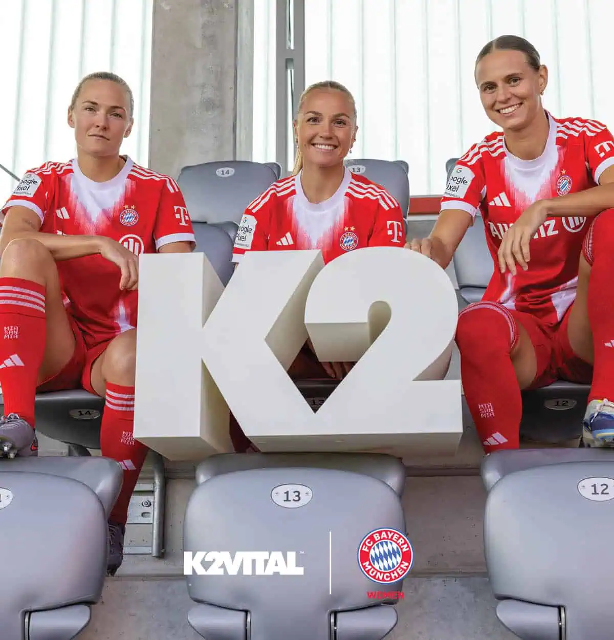 3 FC Bayern Women Players with the K2VITAL Logo