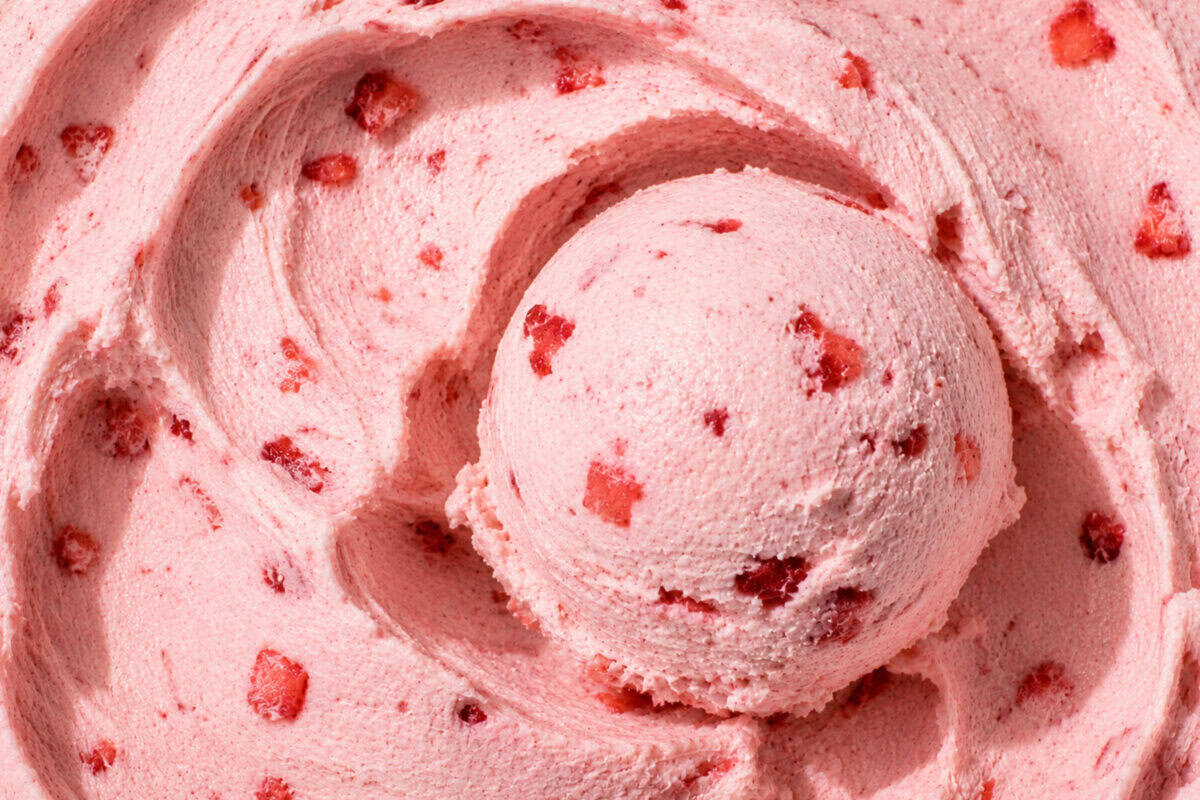 image of strawberry ice cream with balchem's liquid chips