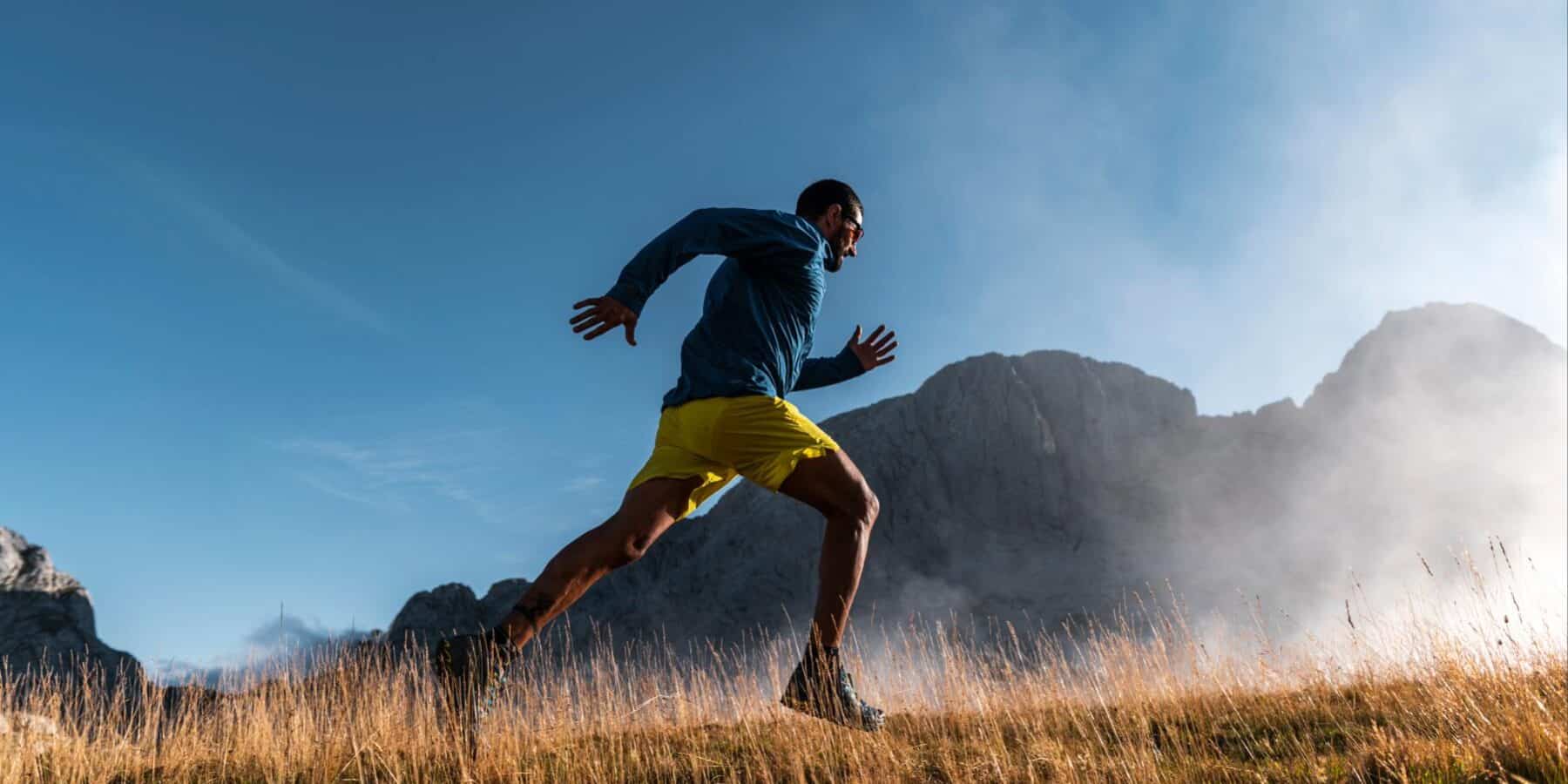 foggy-hill-man_1800x1198 Image of a man jogging on a foggy hill