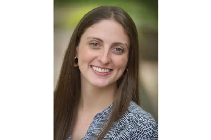 Dr. Julia Guazzelli Pezzali